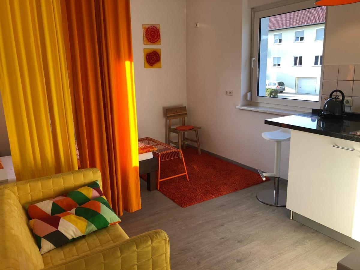 Altstadt Naehe 7 Min Fussweg Ueber Alte Maibruecke Zu Pension Mit Balkon & Garten, Ideal For Long Stay, Relocation Ochsenfurt Esterno foto