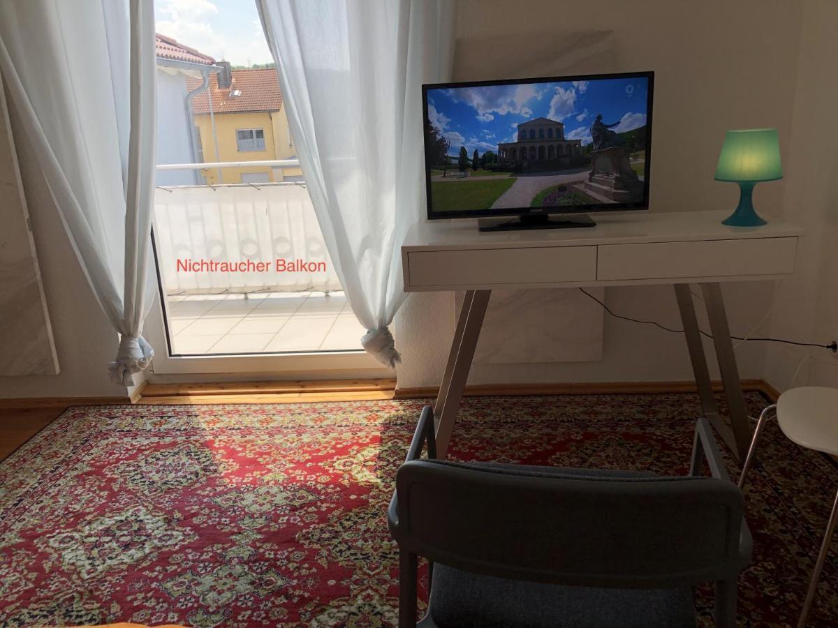 Altstadt Naehe 7 Min Fussweg Ueber Alte Maibruecke Zu Pension Mit Balkon & Garten, Ideal For Long Stay, Relocation Ochsenfurt Esterno foto