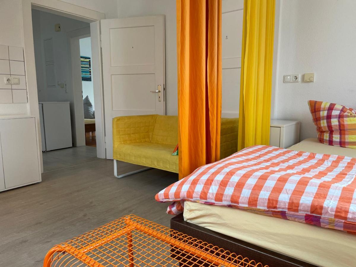 Altstadt Naehe 7 Min Fussweg Ueber Alte Maibruecke Zu Pension Mit Balkon & Garten, Ideal For Long Stay, Relocation Ochsenfurt Esterno foto