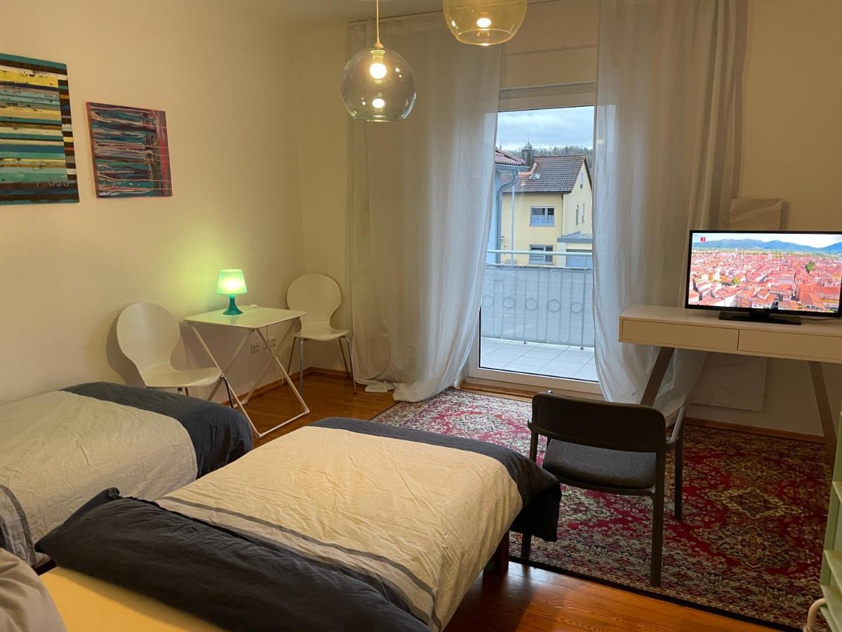 Altstadt Naehe 7 Min Fussweg Ueber Alte Maibruecke Zu Pension Mit Balkon & Garten, Ideal For Long Stay, Relocation Ochsenfurt Esterno foto